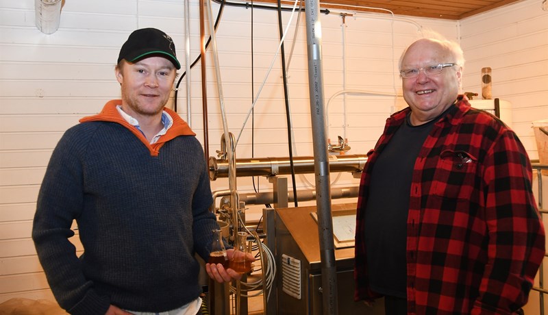 Búa til melassa úr spæni