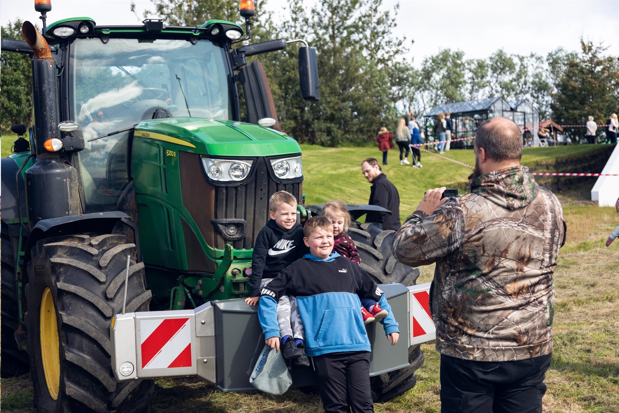 Um 4.500 gestir sóttu bændur heim