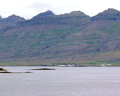 „Tekjurnar af ánni borga áburðinn á túnin“
