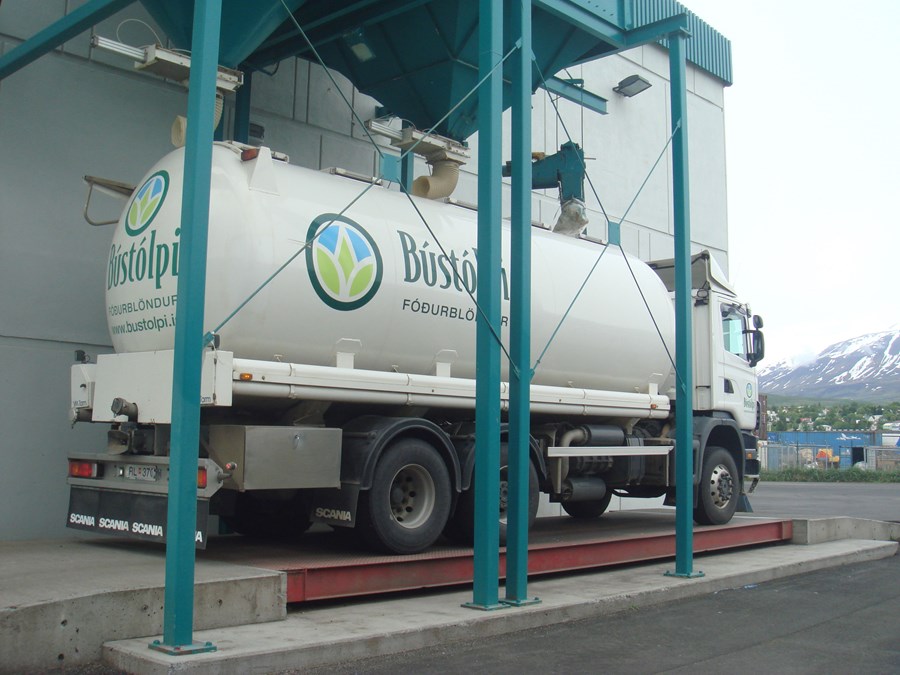 Bústólpi lækkar fóðurverð