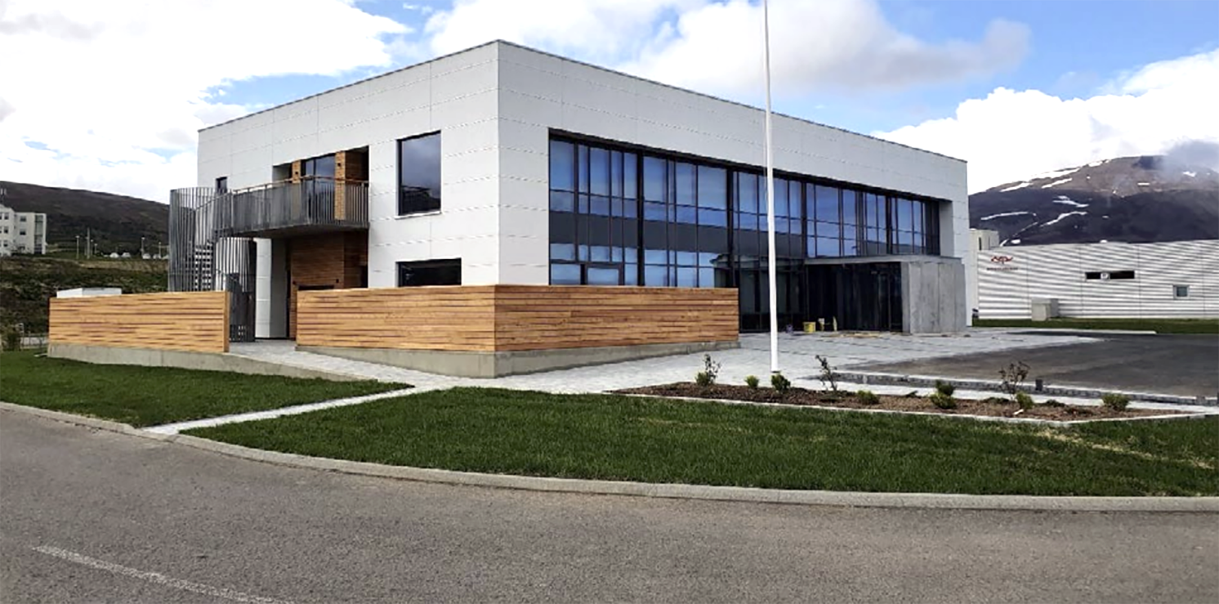 Veruleg l&#230;kkun á rekstrarkostna&#240;i