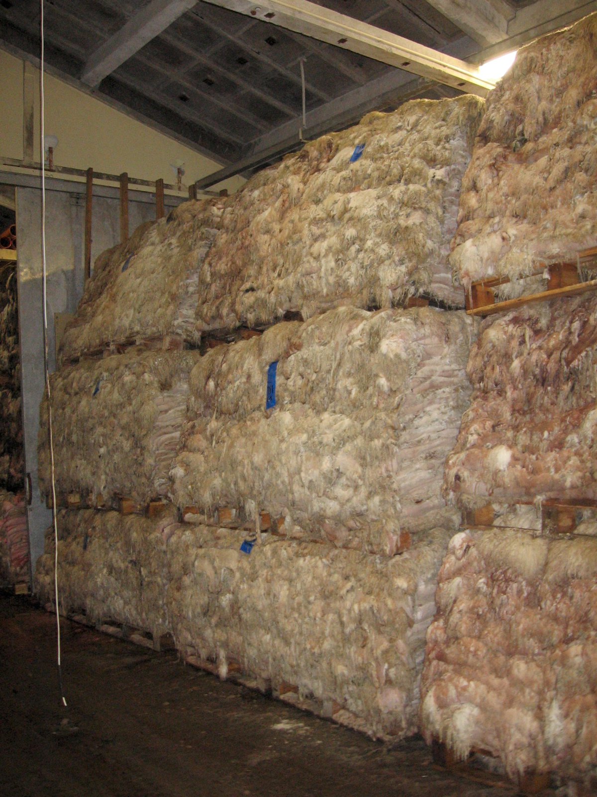 Gærur seljast hægar en undanfarin á