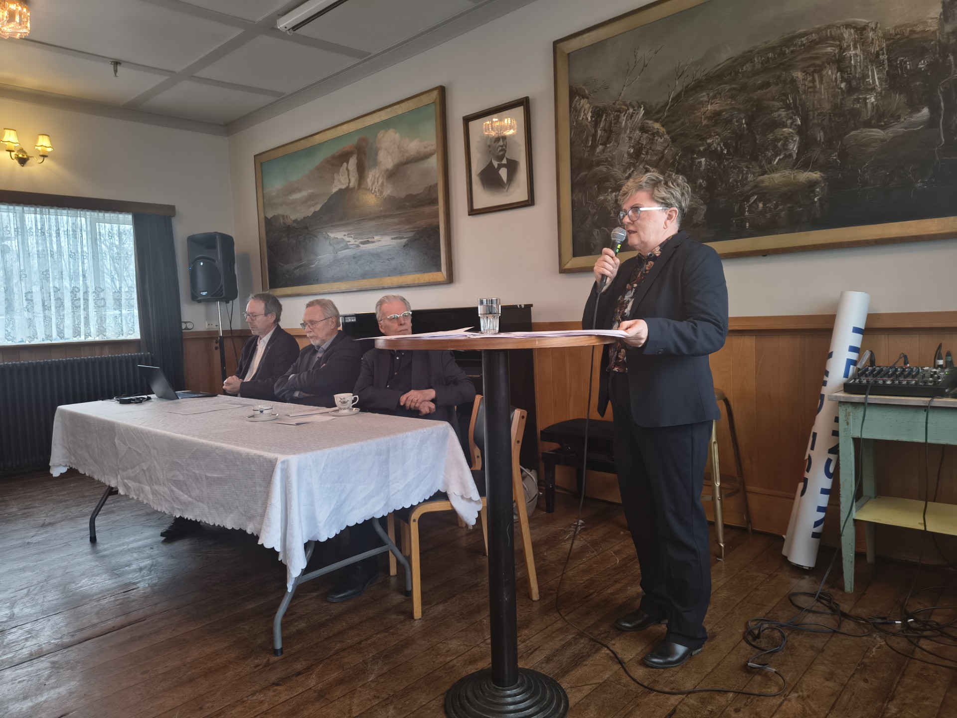 Segja blekkingum beitt í tali um aðildarumsókn