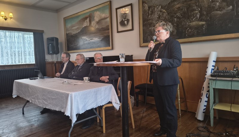 Segja blekkingum beitt í tali um aðildarumsókn