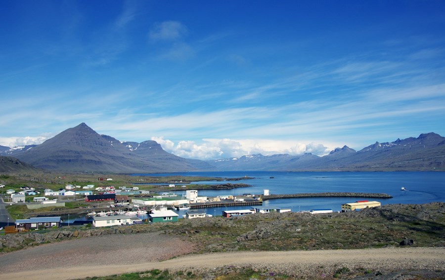 Horft inn Berufjörð frá Djúpavogi.