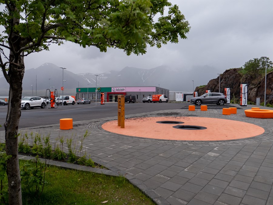 Leggja áherslu á veitingastarfsemi og afþreyingu við hleðslustöðvar