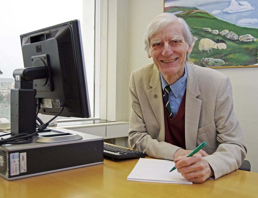 Ólafur Dýrmundsson sæmdur riddarakrossi fálkaorðunnar