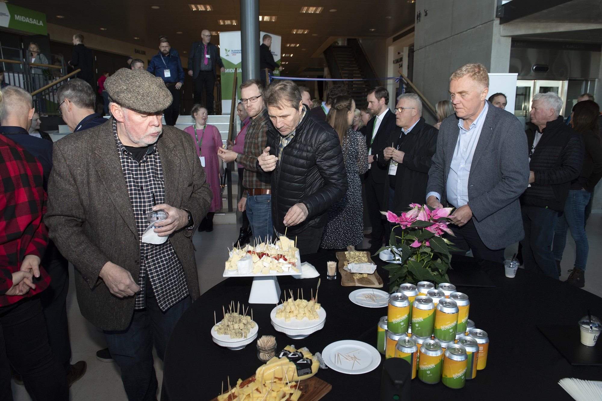 Allir básar uppbókaðir