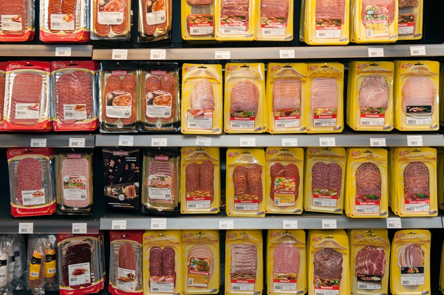 Nítrít og nítrat er meðal annars að finna í unnum kjötvörum.