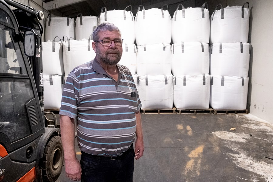 Ólafur Wernersson, framkvæmdastjóri Orkugerðarinnar, bindur vonir við að í nánustu framtíð muni bændur nýta kjötmjölið í meira mæli til áburðar – til að mynda með því að blanda því saman við kúamykju sem nýlegar rannsóknir hafi sýnt fram á að geti verið jafngóður áburður og sá tilbúni innflutti.