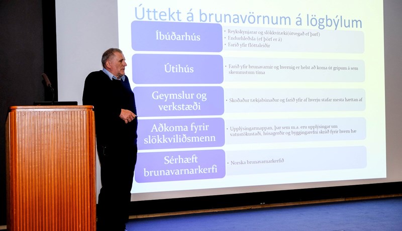 Víða pottur brotinn í brunavörnum til sveita