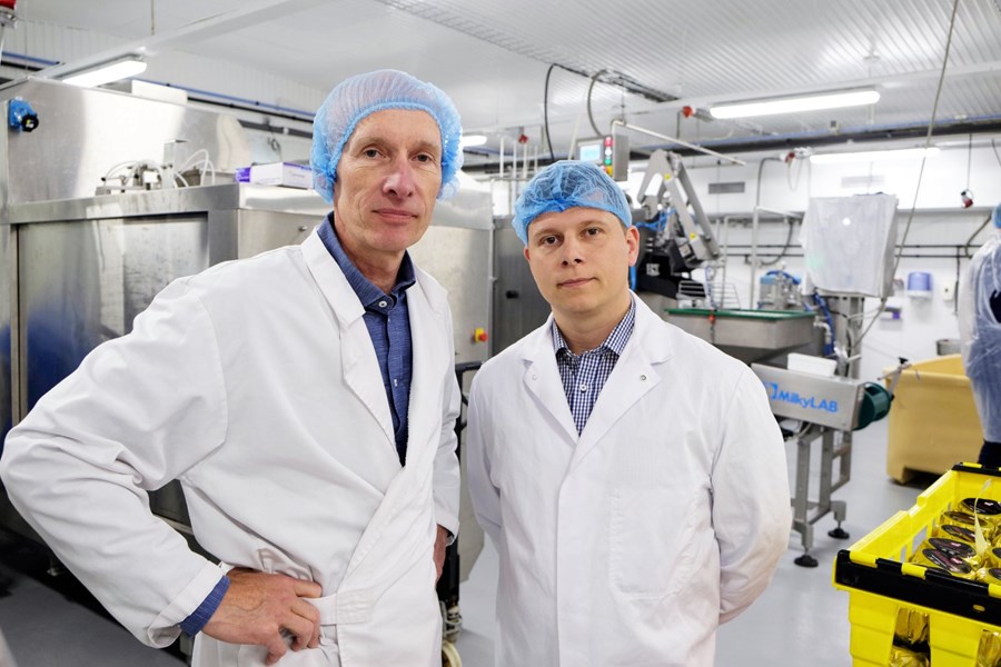 Októ Einarsson, stjórnarformaður Ölgerðarinnar, og Guðni Þór Sigurjónsson, framkvæmdastjóri Kú mjólkurbús.