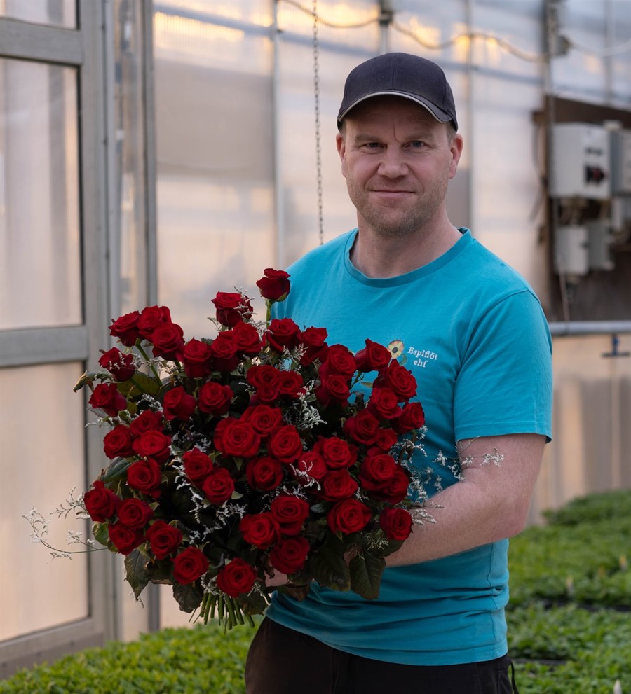 Axel Sæland, formaður garðyrkjudeildar Bændasamtaka Íslands og blómabóndi, þarf ekki að hækka vöruverð.
