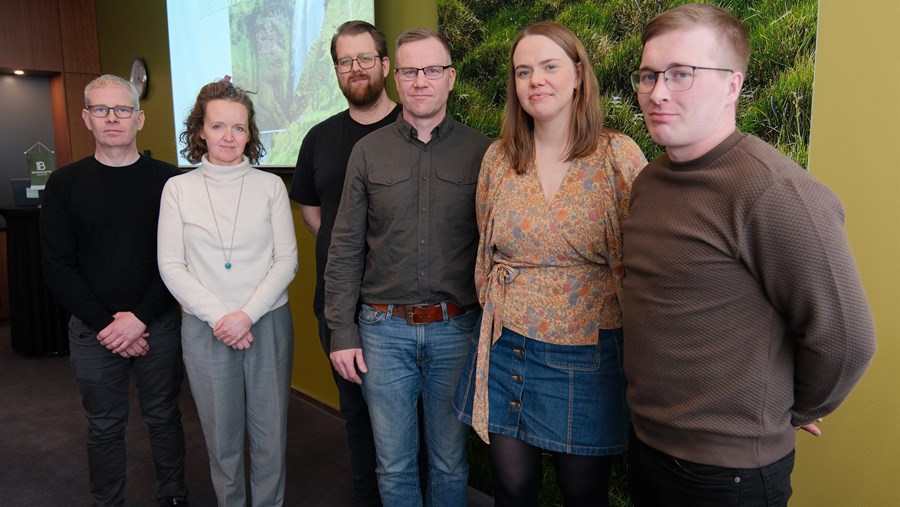 Ný stjórn garðyrkjudeildar Bændasamtaka Íslands; Guðni Þór Guðjónsson,
Eygló Björk Ólafsdóttir, Óli Björn Finnsson, Axel Sæland formaður, Halla Sif
Svansdóttir Hölludóttir og Helgi Ármannsson varamaður.