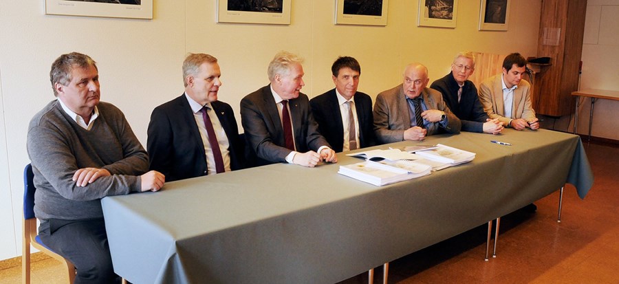 Skrifað undir samning um Dýrafjarðargöng