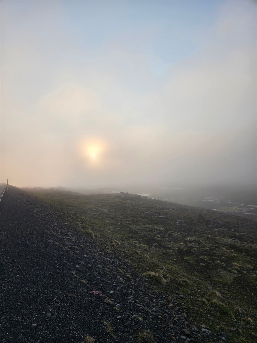 „Ég er mjög hlynntur lagningu Fjarðarheiðarganga, þótt ég búi fjarri Mið-Austurlandi, enda er ég ekki þingmaður; og get því leyft mér þann munað að vera óvinsæll  í mínu kjördæmi, sem er Norðvesturkjördæmið.“