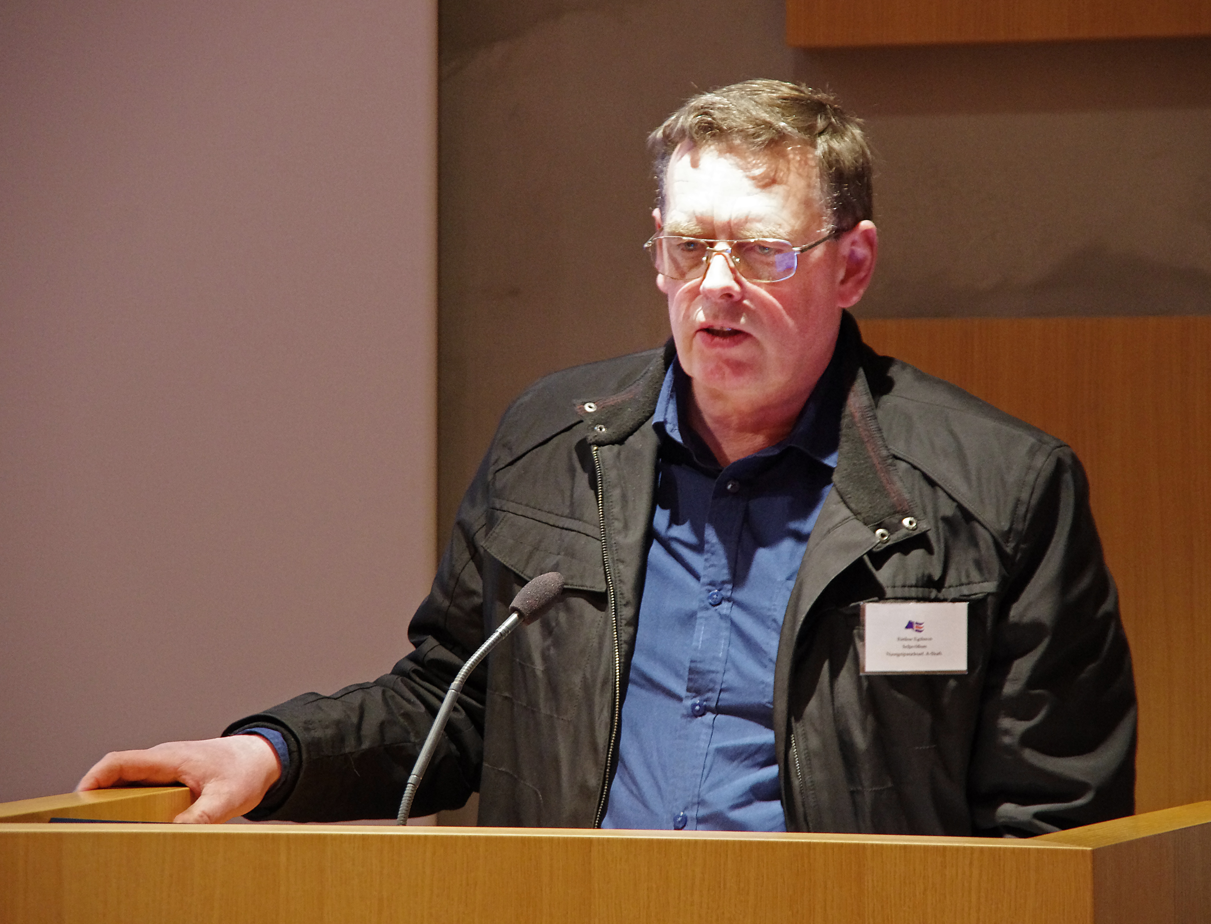 Búi skoðar áframhaldandi slátrun á Höfn