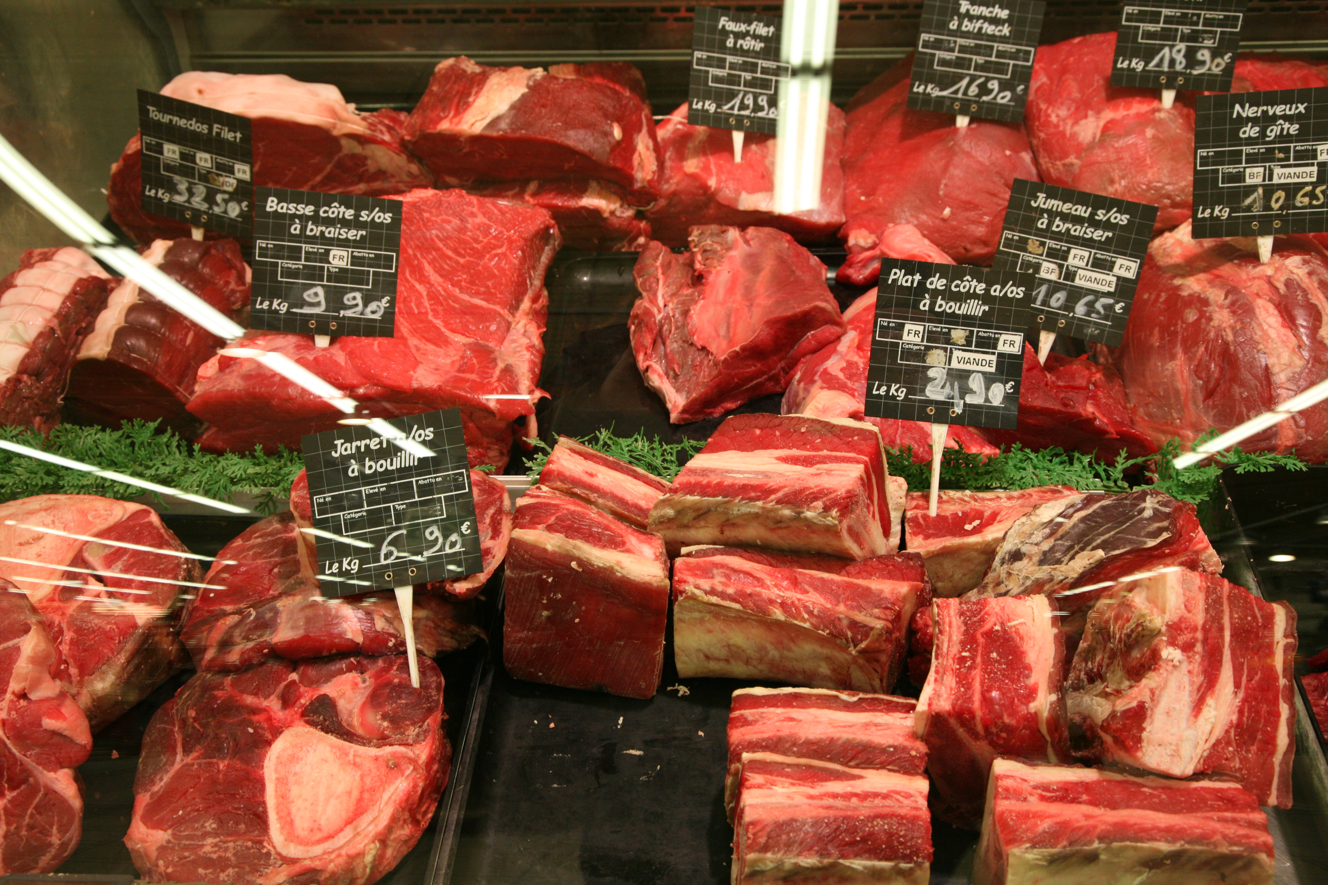 Flestir Íslendingar nema þeir tekjuhæstu ósáttir við innflutning á fersku og ófrosnu kjöti