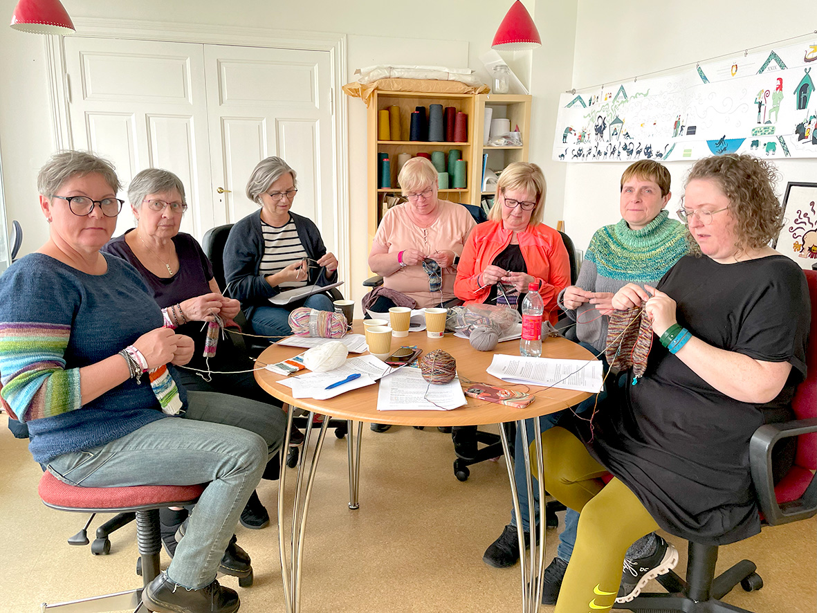 Námskeið, markaðstorg og prjónasamkeppni