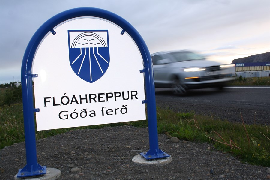 Margir vilja flytja og eiga heima í Flóahreppi en þar er ekkert af lausu húsnæði eins og staðan er í dag en það stendur allt til bóta.