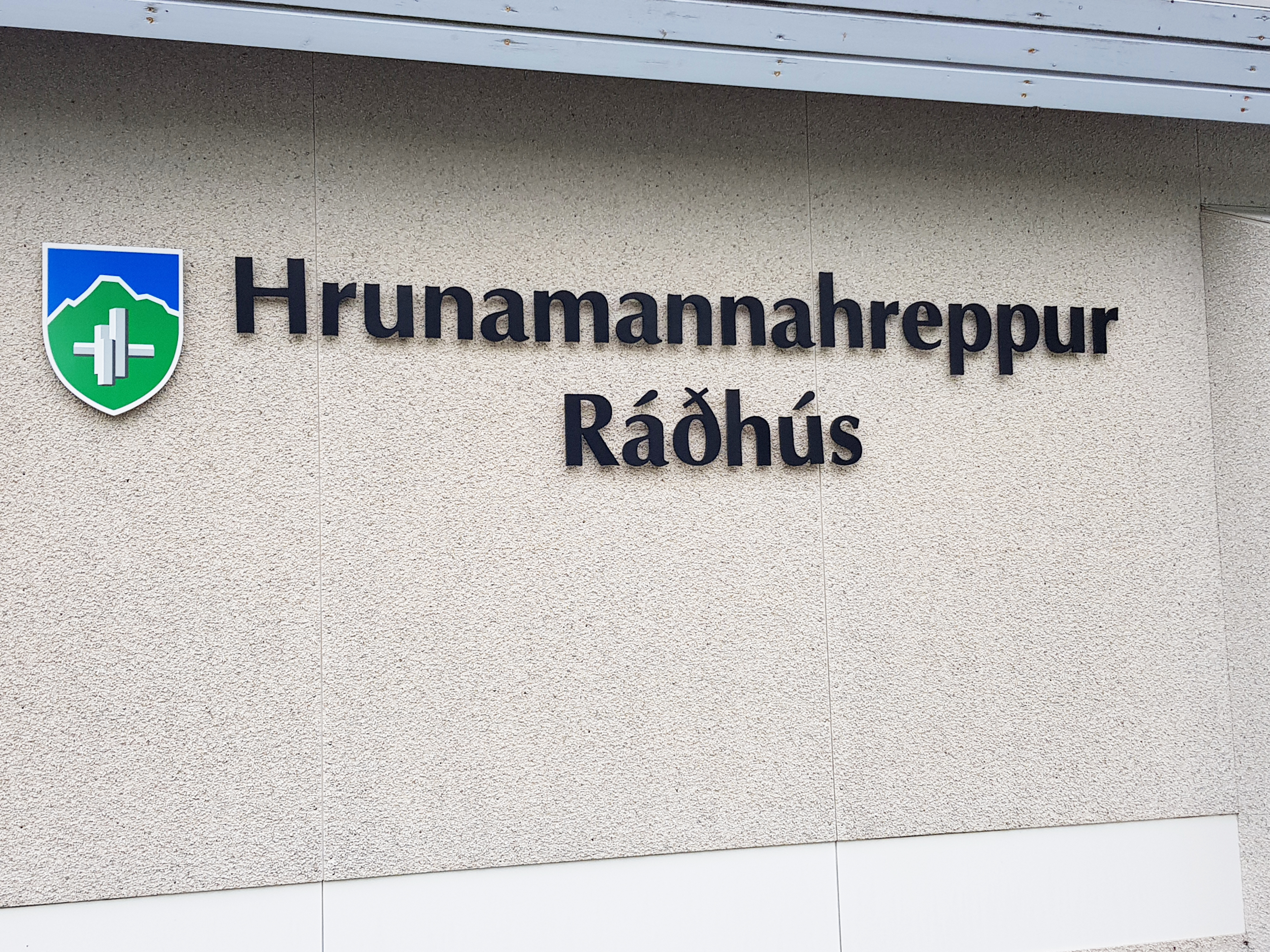 Segist hafa fengið hótun um málefni sveitarfélagsins