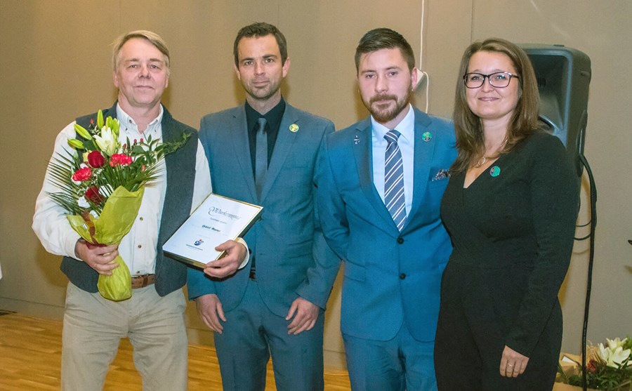 Stefán Tryggvason hjá Hotel Natur ásamt þeim Hjalta Páli Þórarinssyni og Halldóri Óla Kjartanssyni, starfsmönnum Markaðsskrifstofunnar, og Unni Valborgu Hilmarsdóttur, stjórnarformanni Markaðsskrifstofunnar, við afhendingu viðurkenninga fyrir fyrirtæki ár