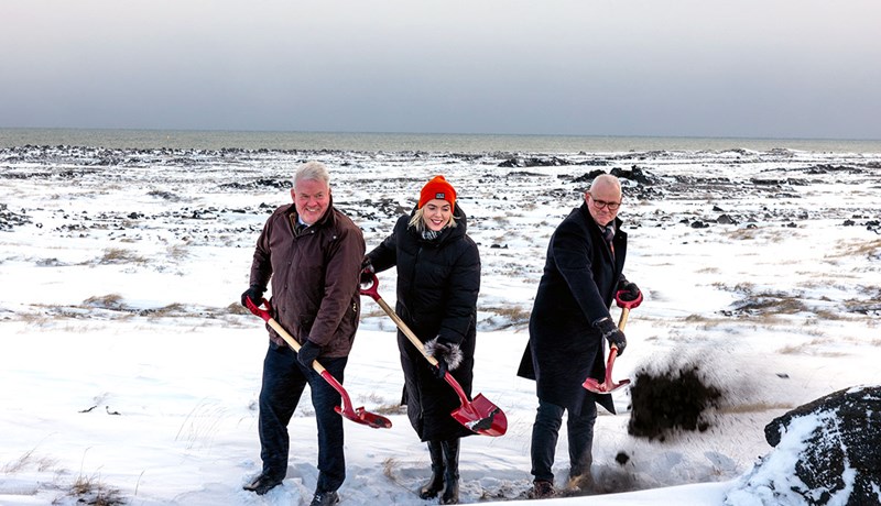 Fyrsta skóflustunga GeoSalmo