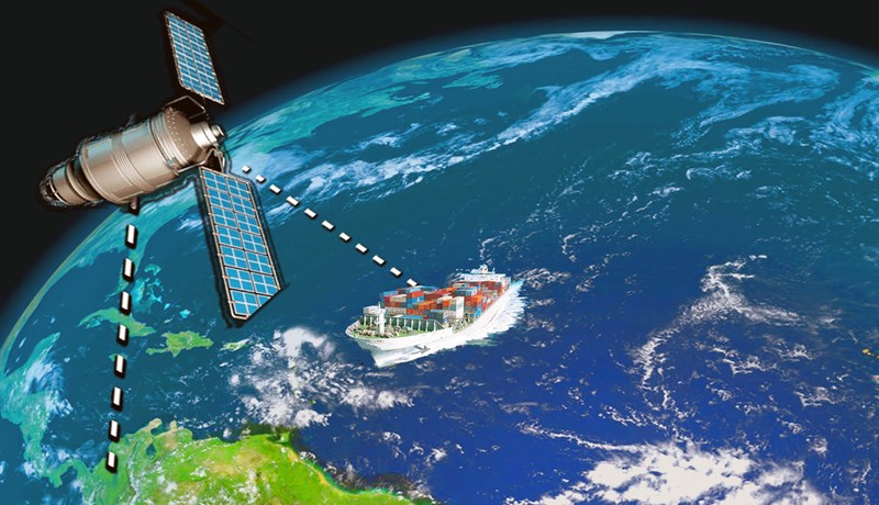 Bændablaðið sent um gervitungl til sjómanna