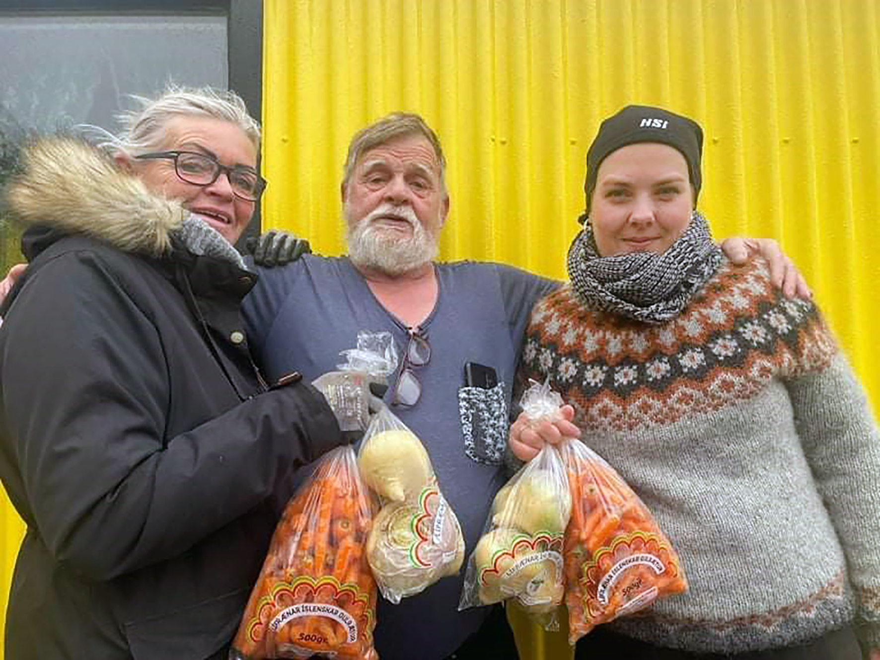 Viðskiptavinir með bros á vör