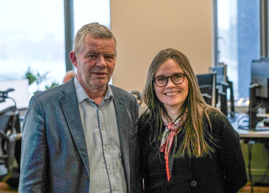 Katrín Jakobsdóttir, forsætisráðherra og starfandi matvælaráðherra, og Gunnar Þorgeirsson, formaður Bændasamtakanna. Ráðherrann kynnti sér starfsemi og áherslur samtakanna á dögunum.