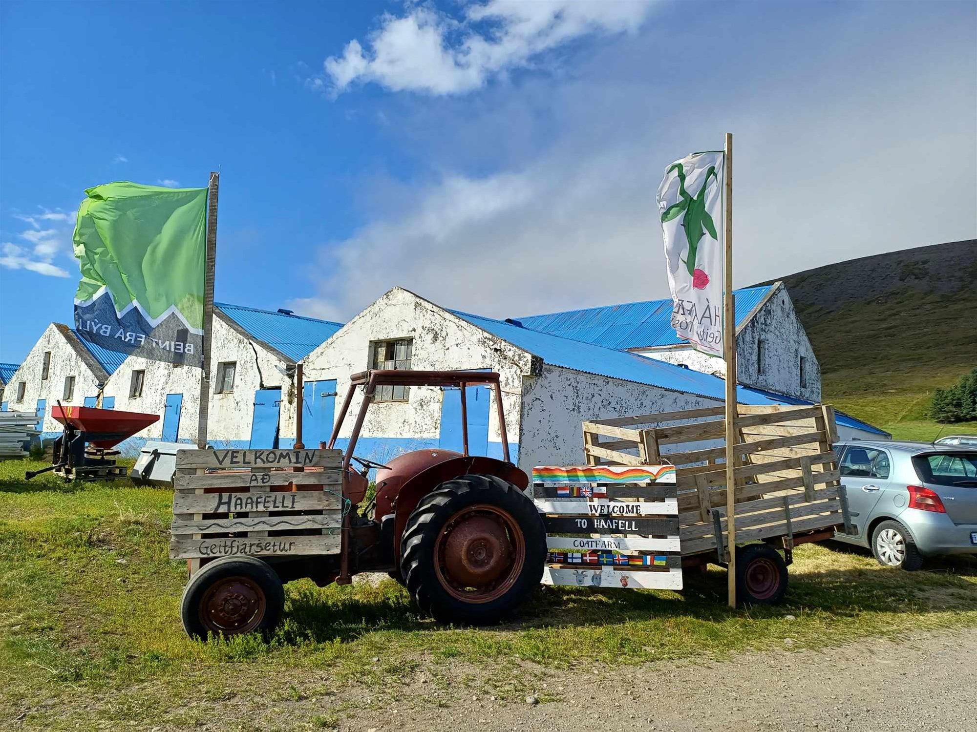 Hátt í 3.000 manns sóttu bæina heim