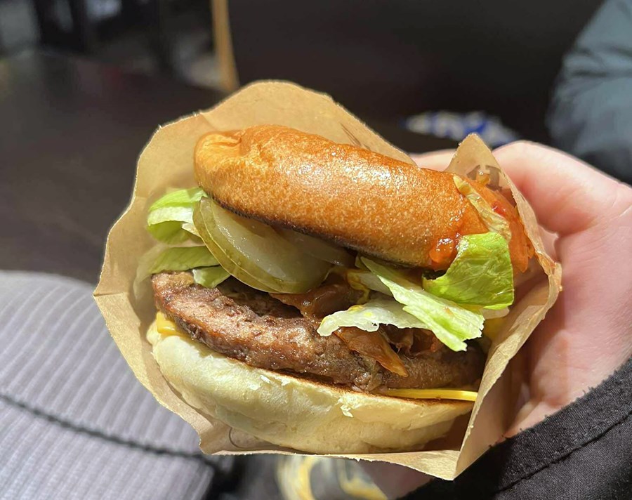 Bretar velta fyrir sér að banna að plöntuborgari sé kallaður hamborgari enda sé það villandi fyrir neytendur