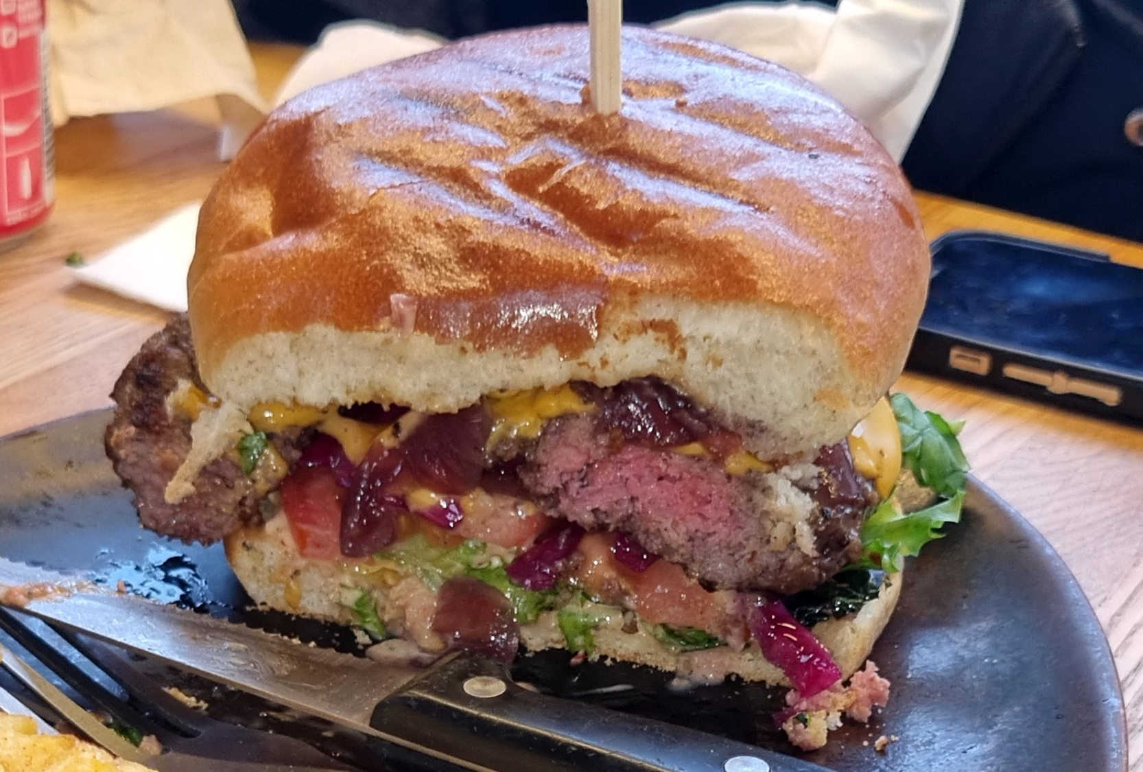 Upplýsa þarf um smithættu af vanelduðum hamborgurum