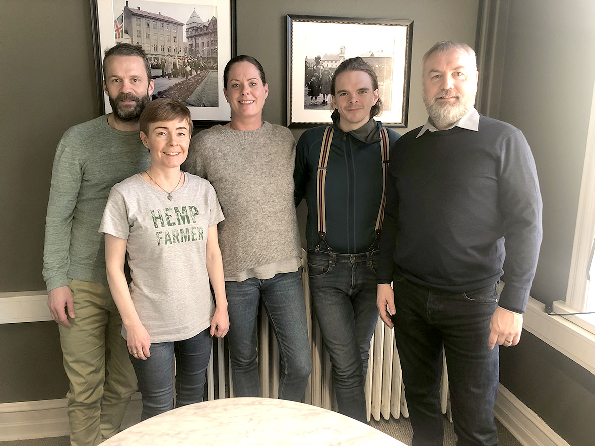 Fráfarandi stjórn Hampfélagsins fer yfir farinn veg