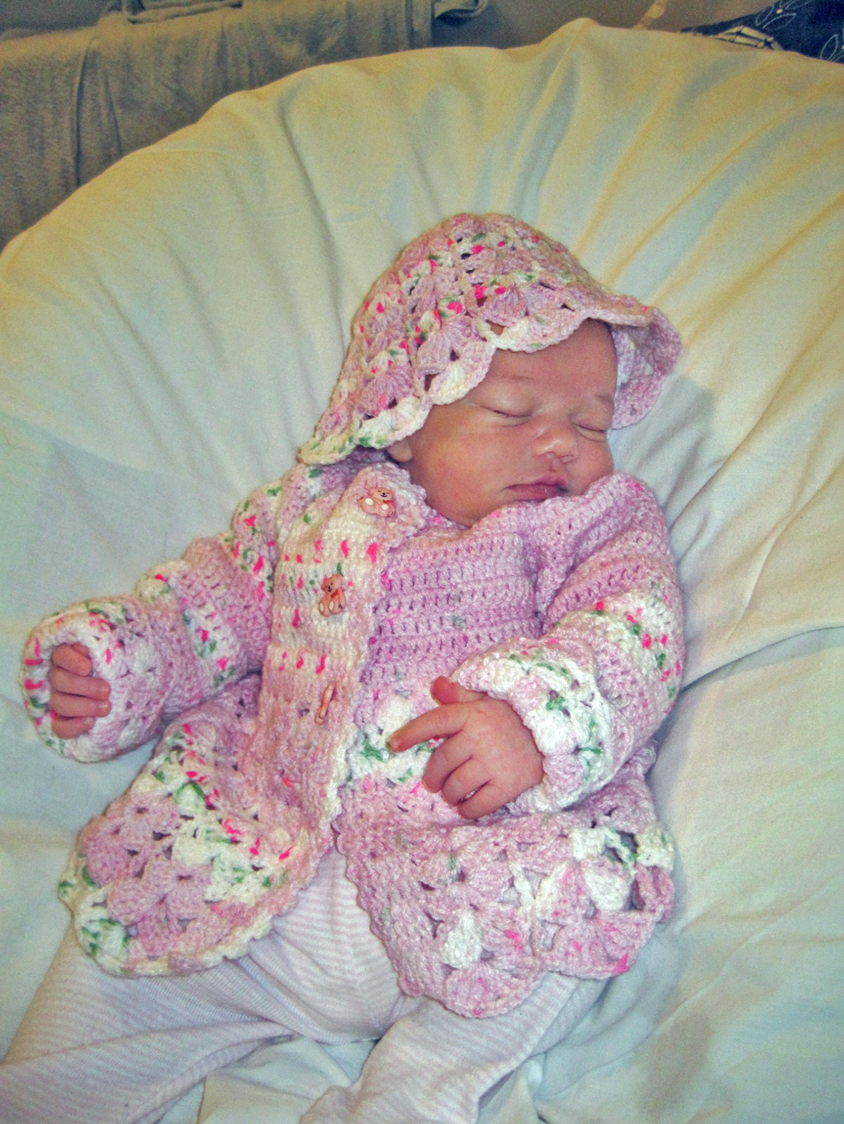 Gamaldags jakki og húfa fyrir nýfædda Heiðrúnu Hlín