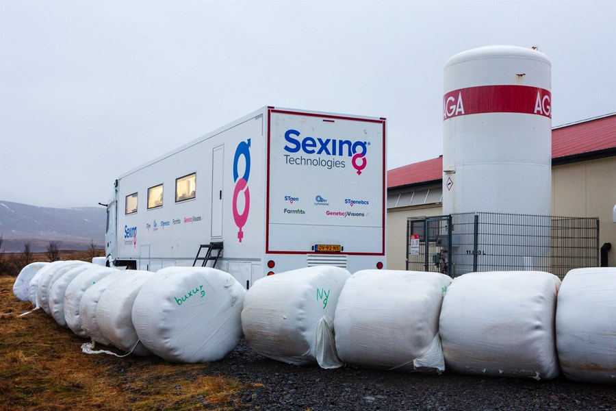 Færanlega tilraunastöðin frá Sexing Technologies þegar hún kom í desember í fyrra. 