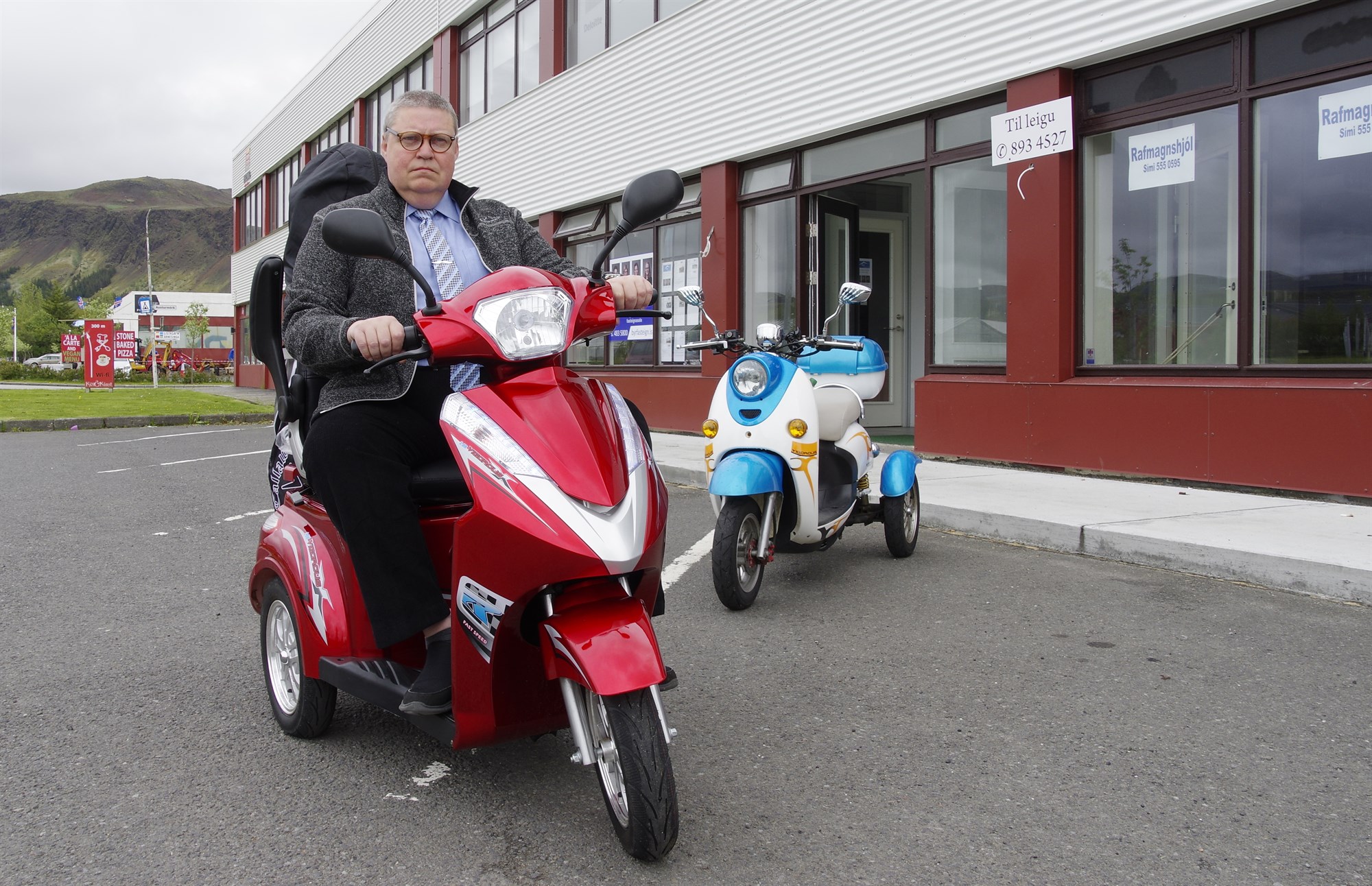 Sala rafdrifinna léttra tví-, þrí-, fjórhjóla og jafnvel leikfangabíla er í uppnámi