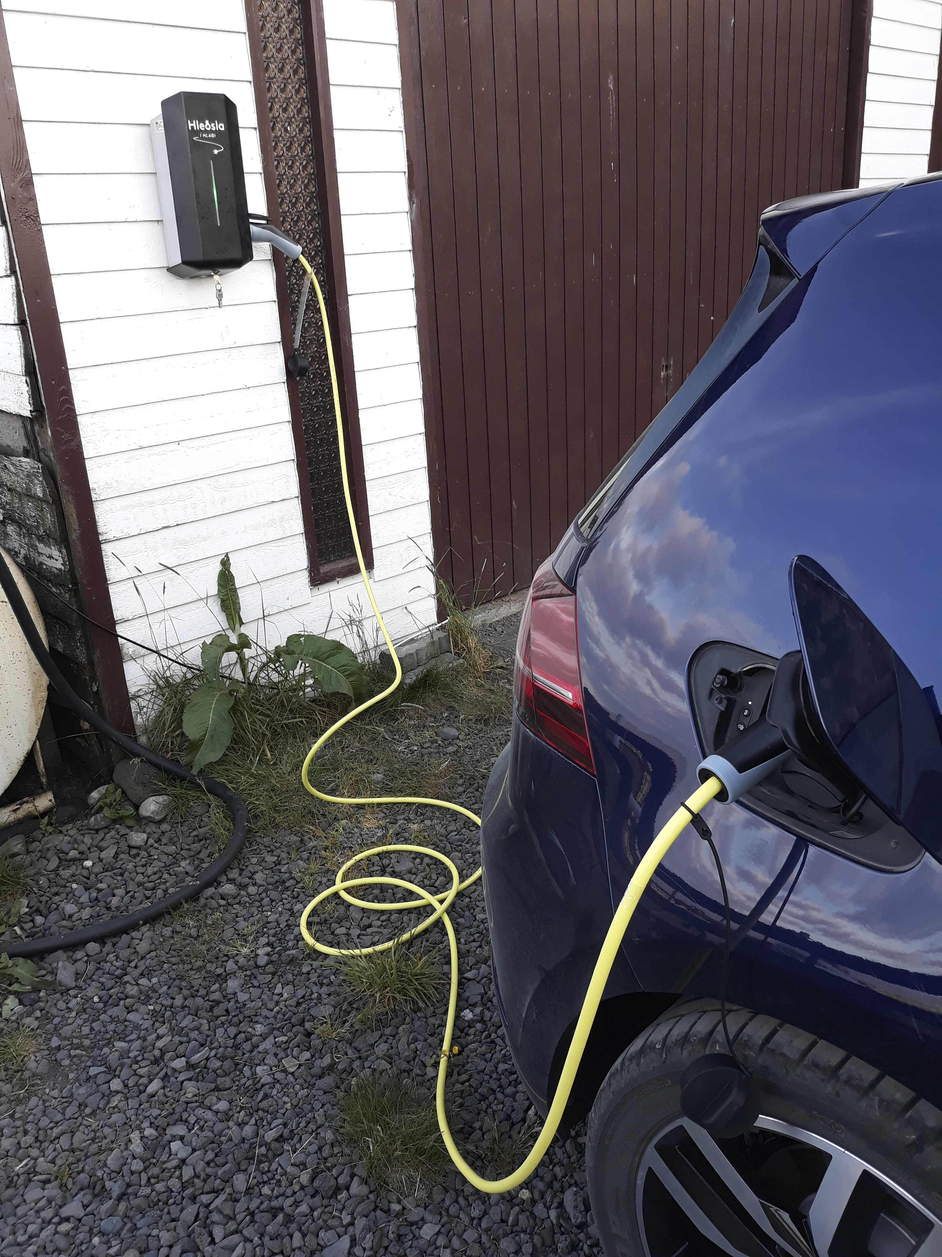 Hringferð um landið á rafbíl er raunhæfur kostur