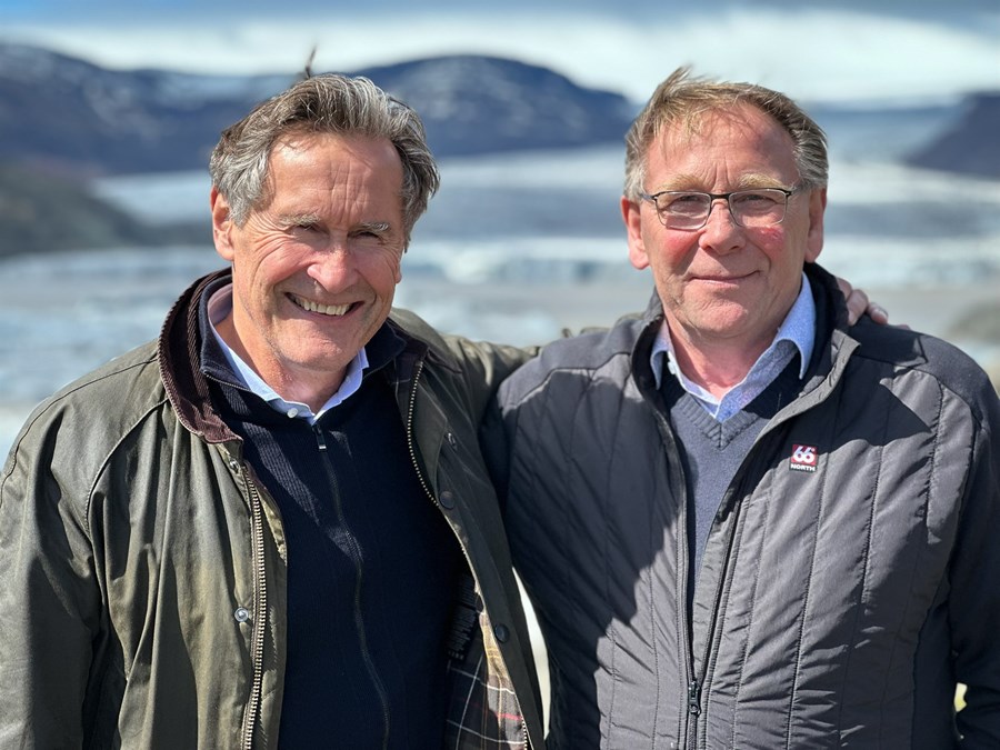 Grímur Sæmundsen, forstjóri Bláa lónsins, (t.v.) og Þrúðmar Þrúðmarsson, eigandi jarðarinnar Hoffell 2, sem hefur nú selt Bláa lóninu hana til uppbyggingar á sviði ferðaþjónustu.