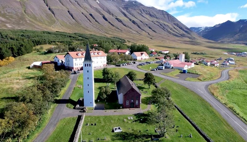 Varað við veikingu Hólastaðar og Háskólans