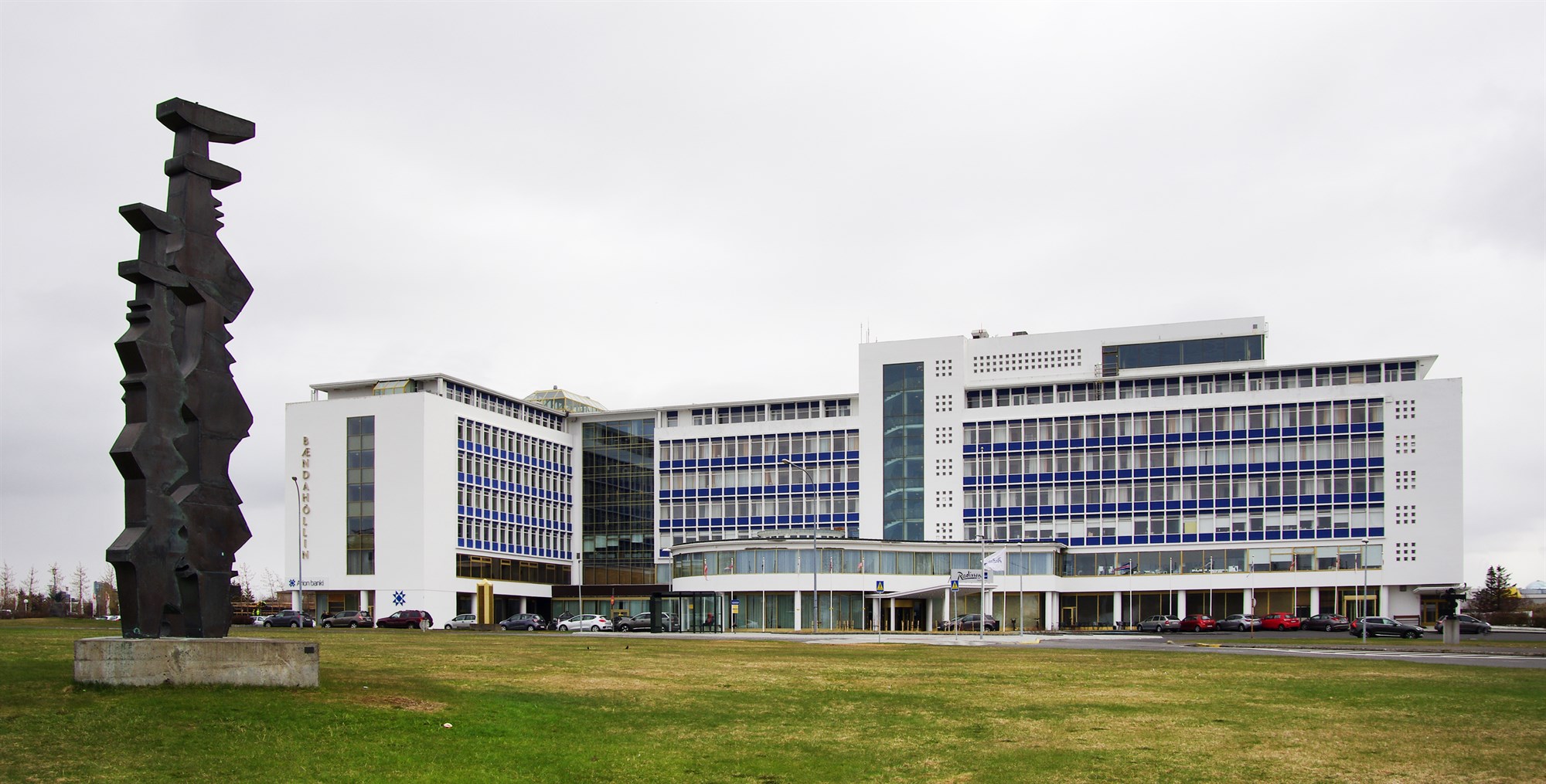 Fjárfestahópur áformar að reka áfram hótel í Bændahöllinni