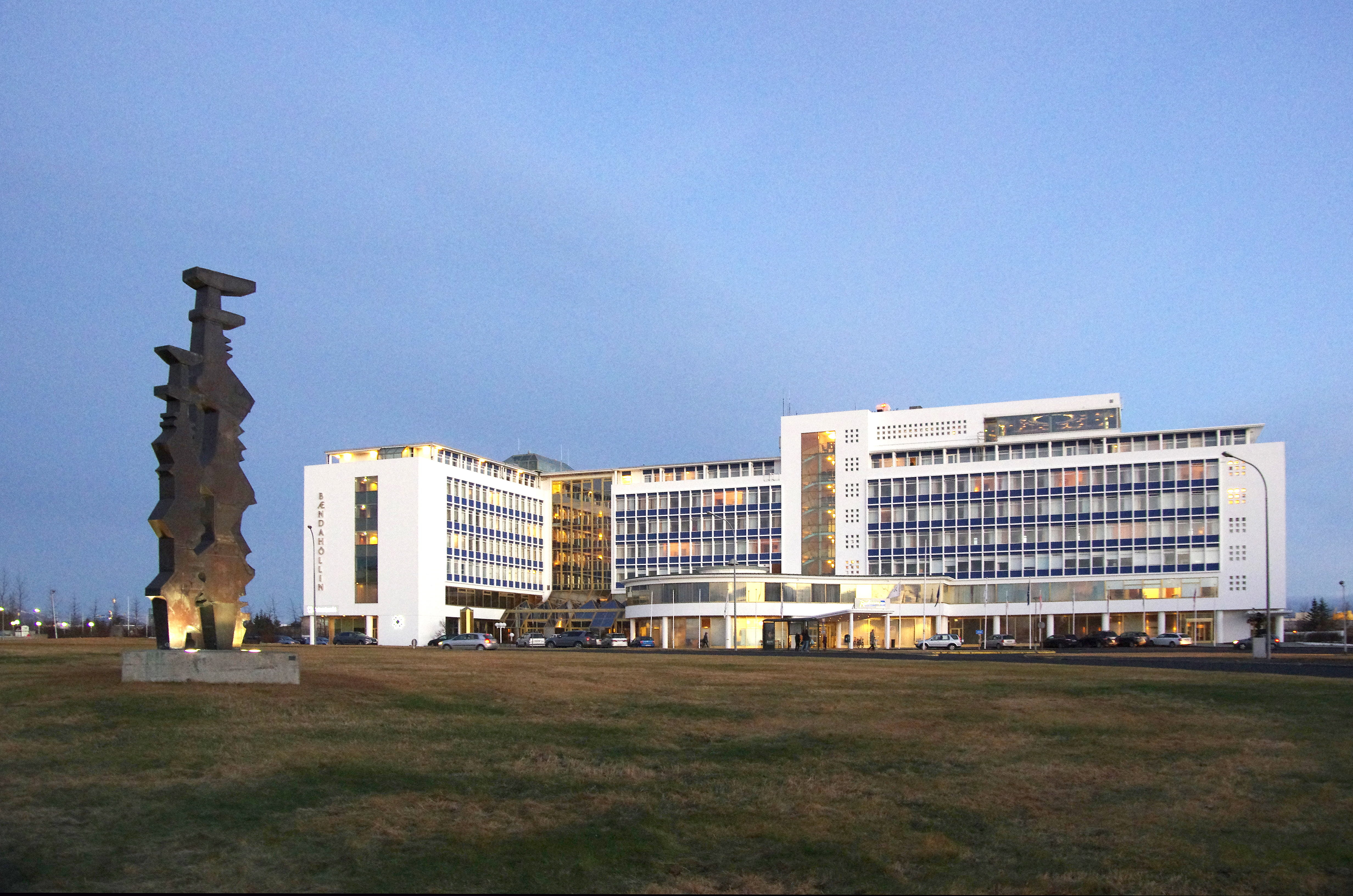 Allt gert til að halda starf­seminni gangandi