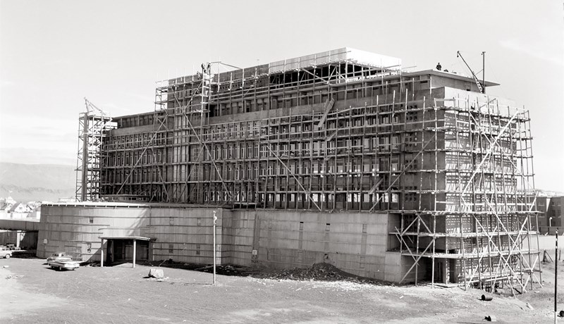 Bændahöll breytist og stækkar