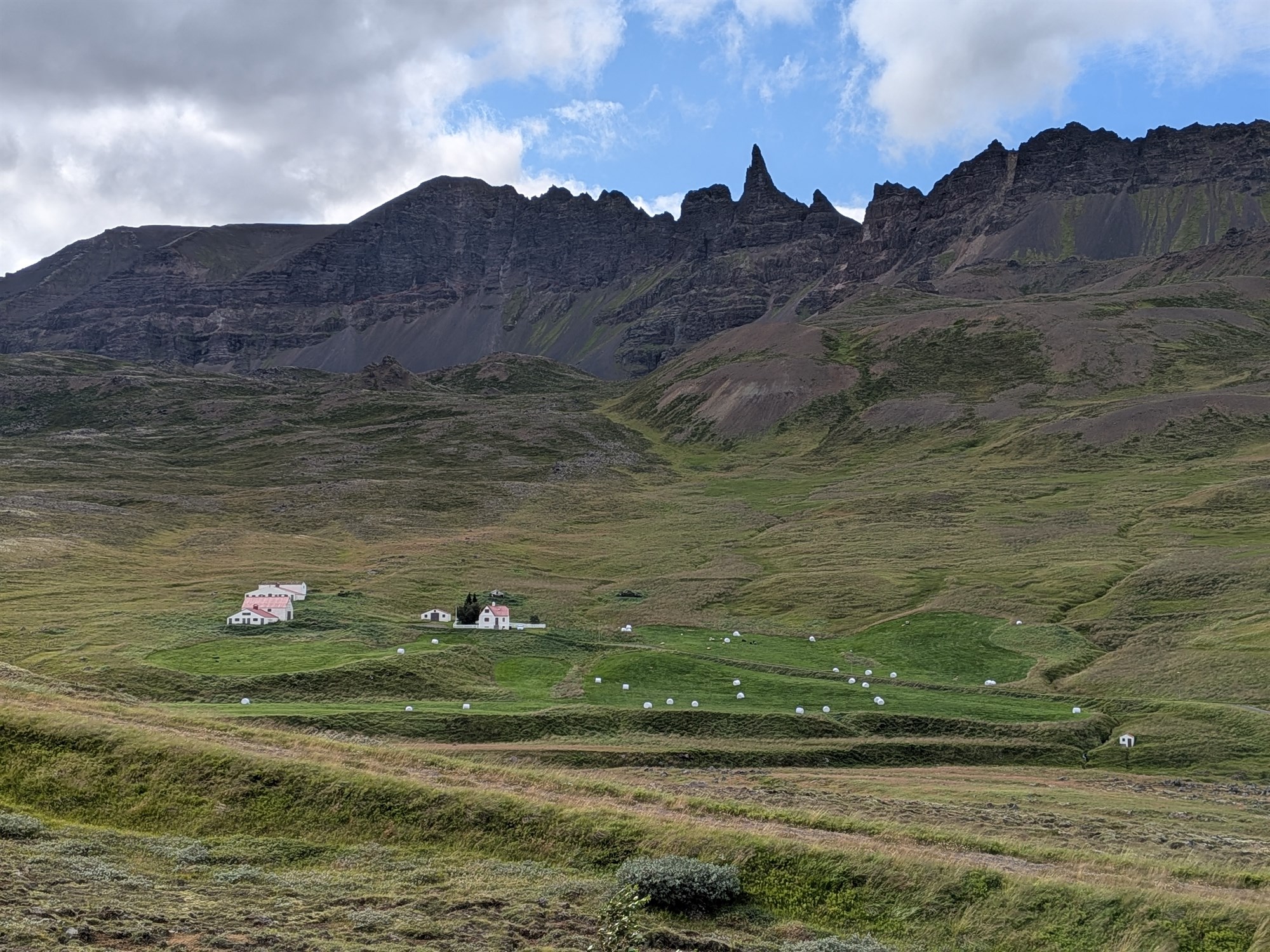 Hvíld í nýrri mold