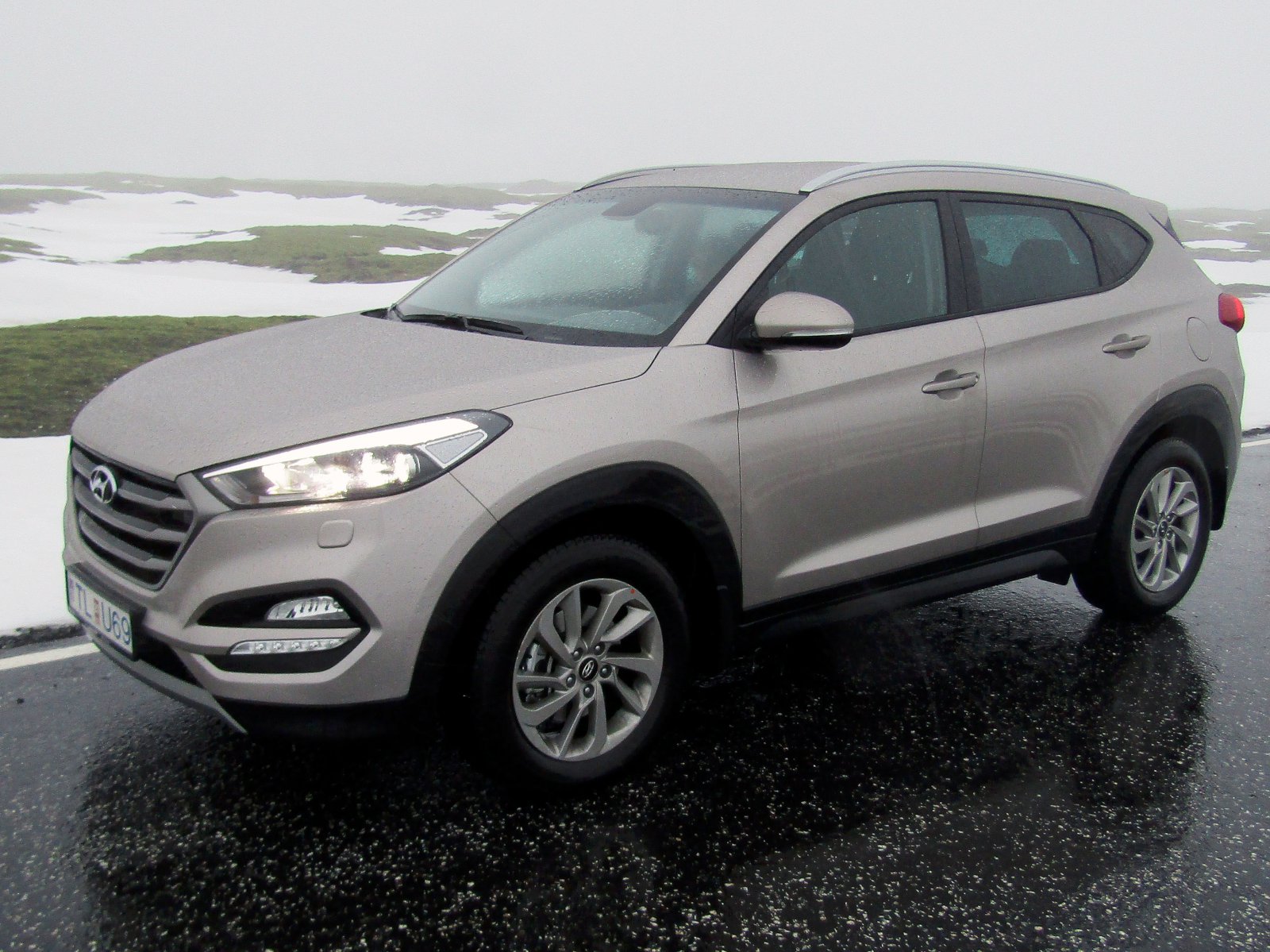 Fólksbíll sem lítur út eins og jepplingur