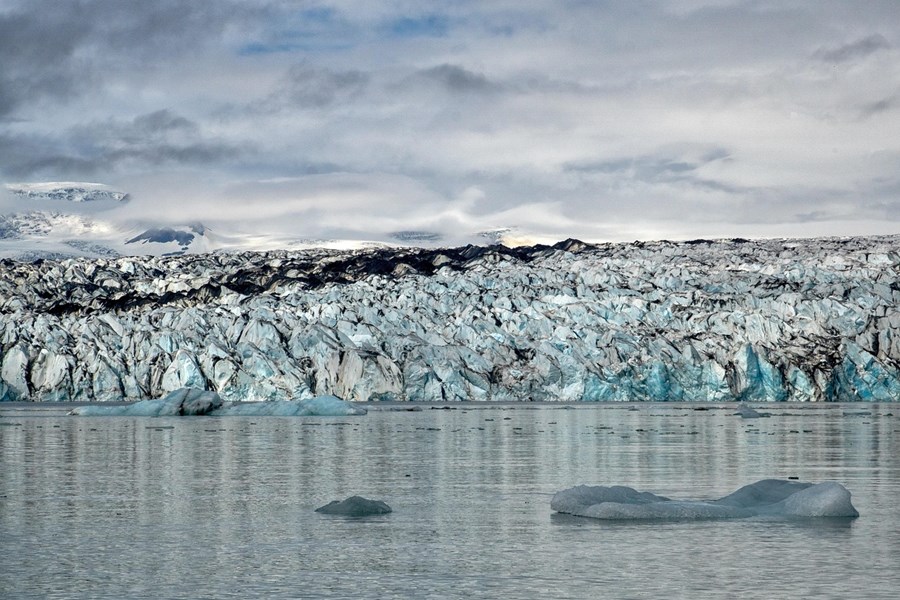 Hopun og bráðnun jökla sýnir áhrif loftslagsbreytinga sem aðlögunaráætlun stjórnvalda miðar að.