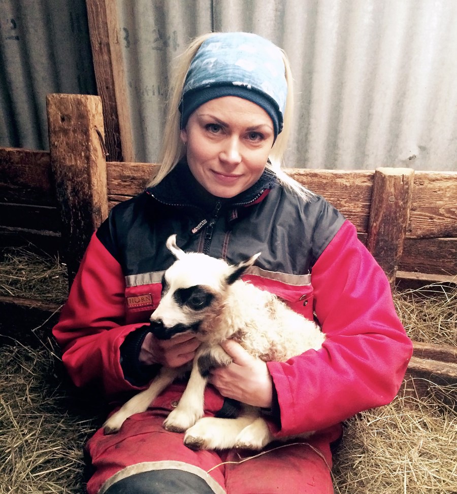 Margfaldur Íslandsmeistari í fitness við burðaraðstoð í Borgarfirði