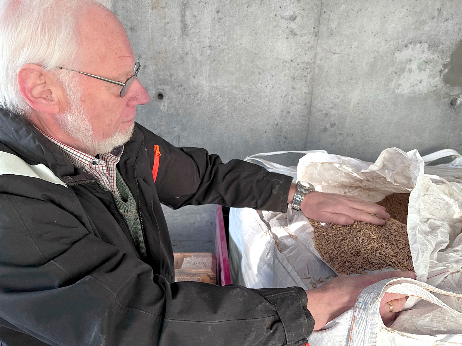 Enginn tækjabúnaður til að vinna hafra