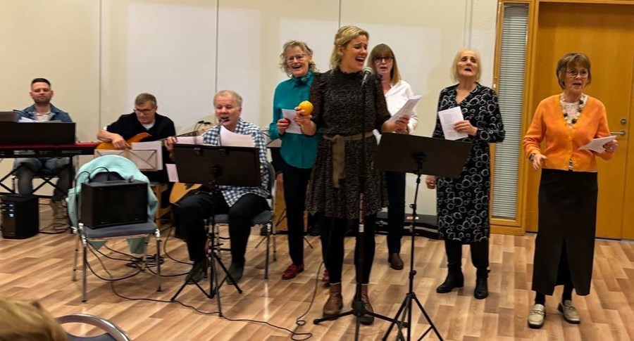 Það er ávallt stuð hjá dömunum í Kvenfélagi Eyrarbakka.