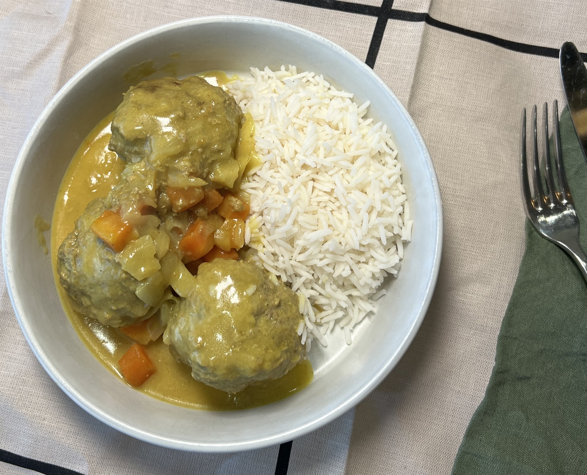 Rasmus og Sven gera bollur